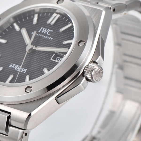 アイ・ダブリュー・シー角部分ディテール